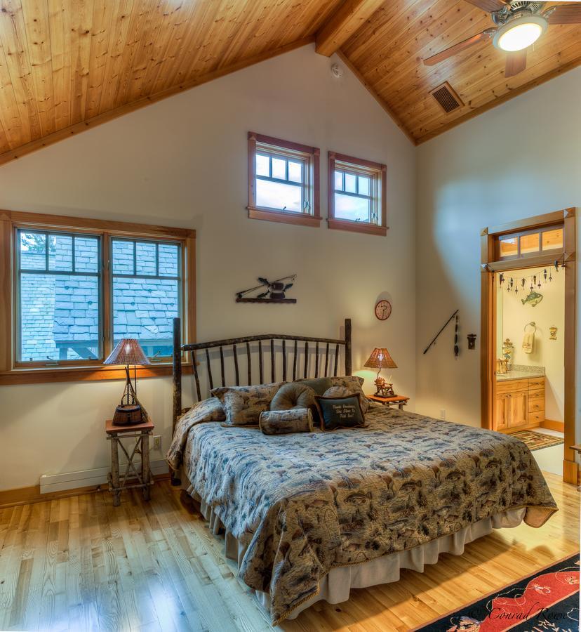 The Lodge At Trout Creek Bed And Breakfast Exterior foto