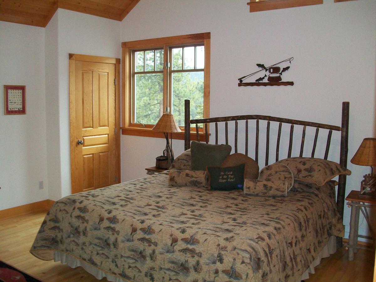 The Lodge At Trout Creek Bed And Breakfast Exterior foto
